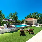 Novak *